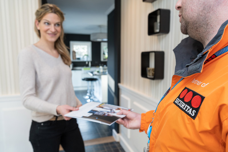 Expert Youl qui donne des documents pour le système d'alarme